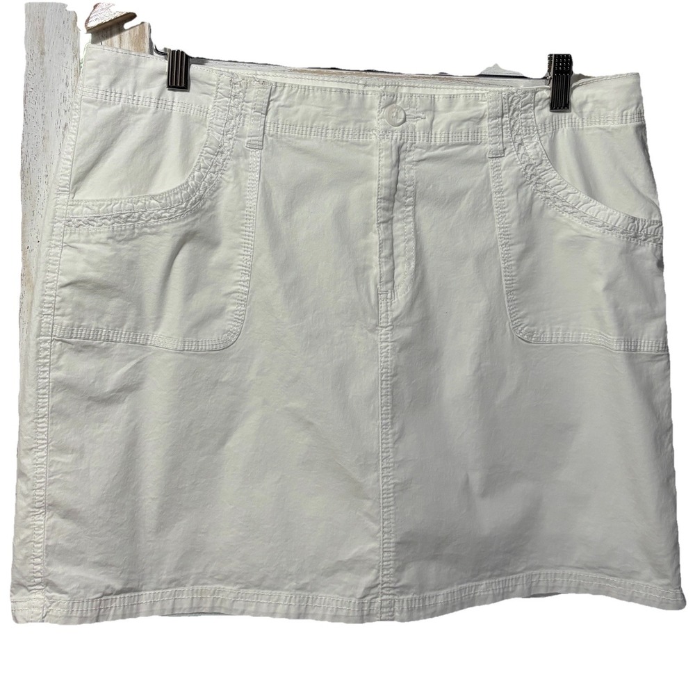 St John's White Skort Sz 16 White Embroidery  Pockets Casual Beach Normcore